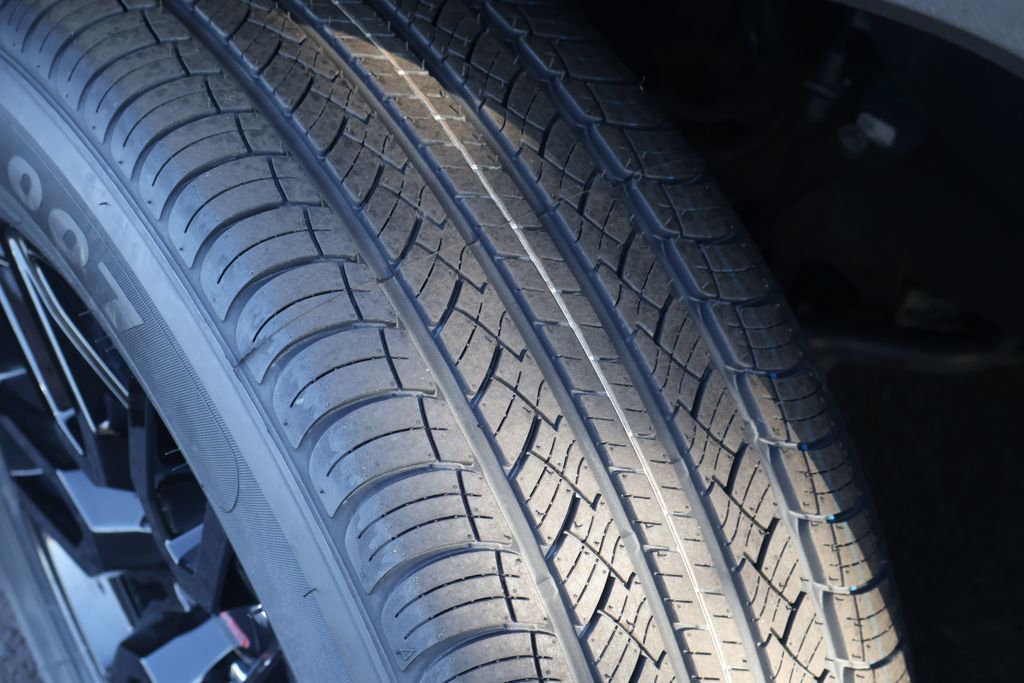 Thumbnail: 2023 GMC Sierra 1500 - 12