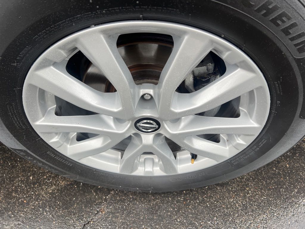2020 Nissan Rogue SV photo