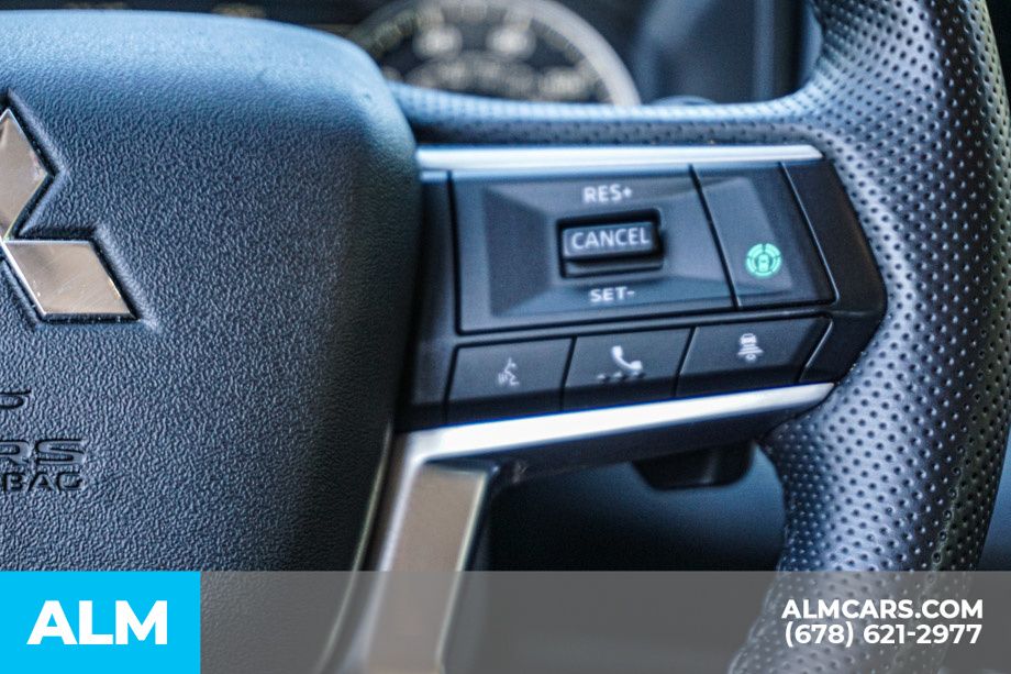Used 2025 Gray Mitsubishi SE image 32