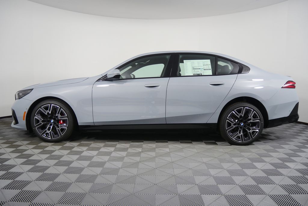 Thumbnail: 2026 BMW i5 - 6