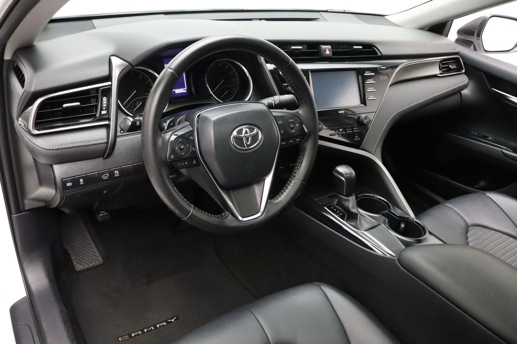 2020 Toyota Camry SE 15