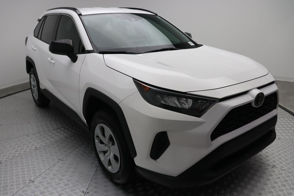 2020 Toyota RAV4 LE 6