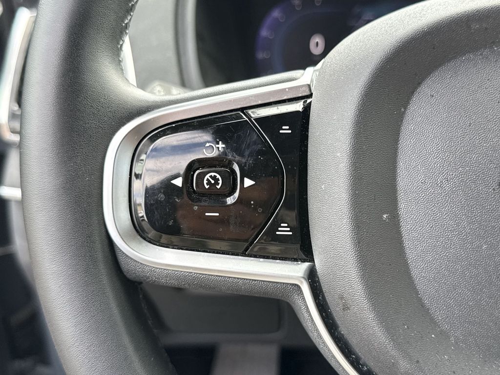 Thumbnail: 2023 Volvo XC90 - 26