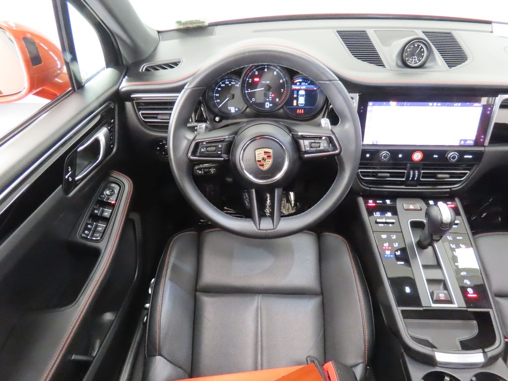 Thumbnail: 2025 Porsche Macan - 16