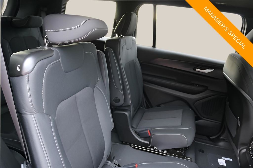 New Car 2025 Jeep Grand Cherokee L  Laredo X For Sale Under $40,000 In Austin, Texas