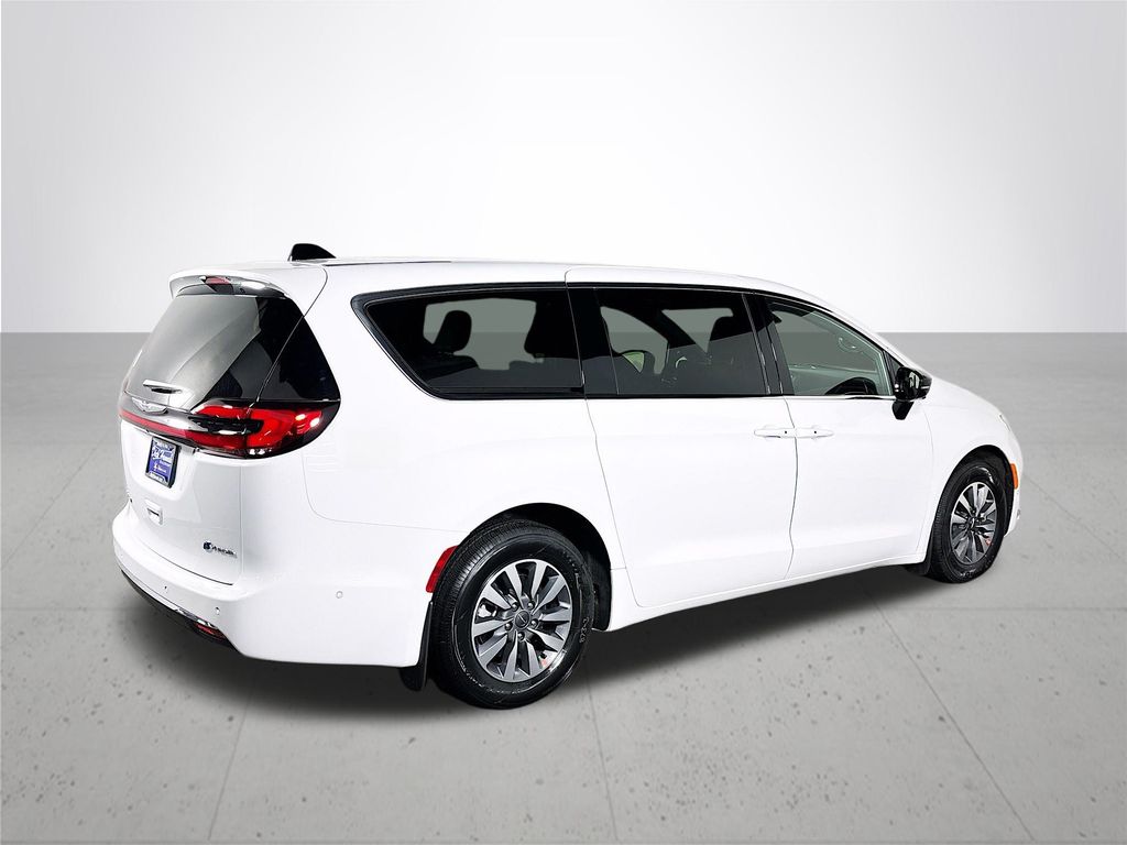 2025 Chrysler Pacifica Hybrid Select
