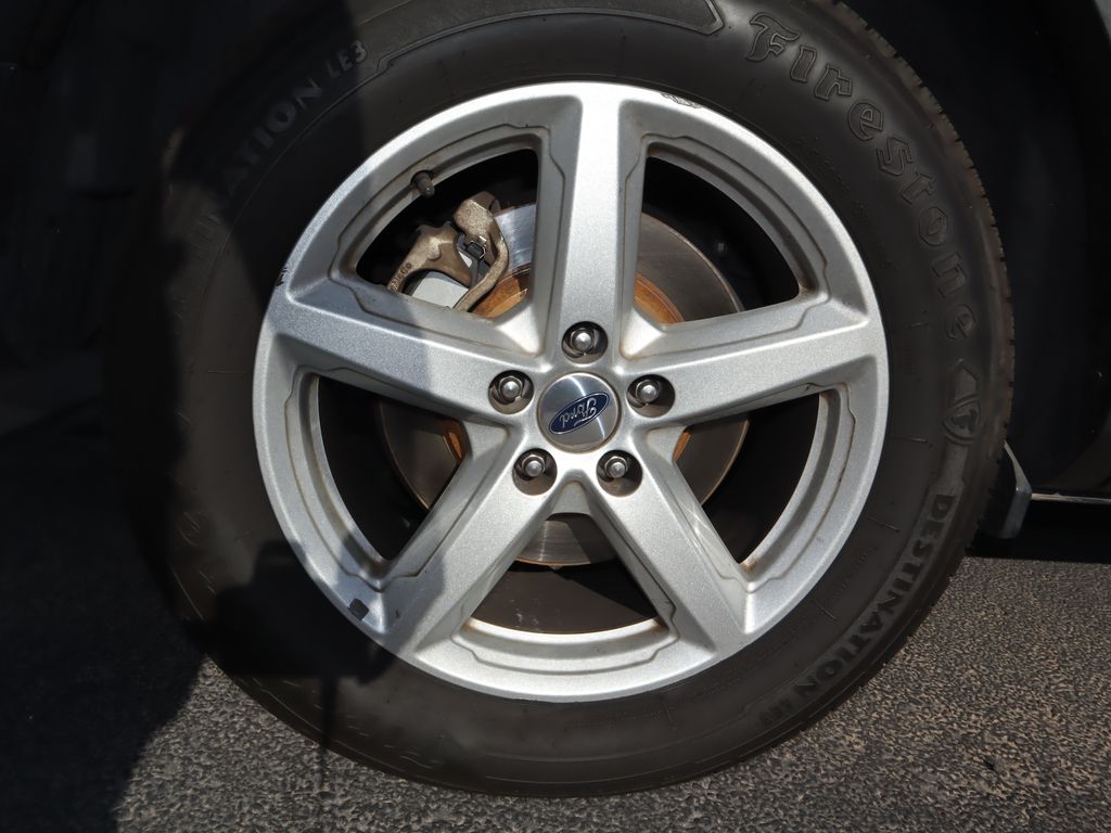 Thumbnail: 2019 Ford Explorer - 18