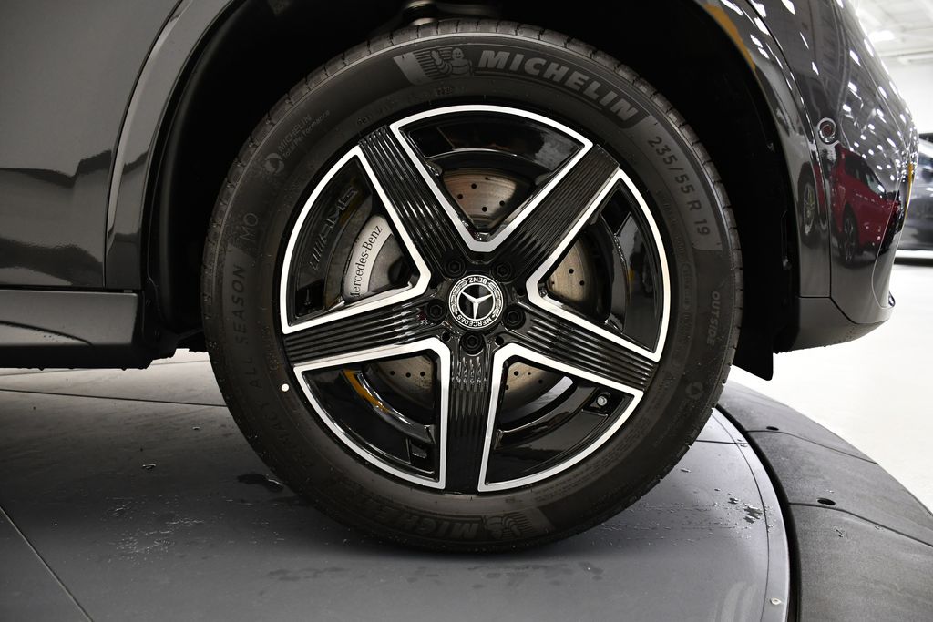 2025 Mercedes-Benz GLC 300 16