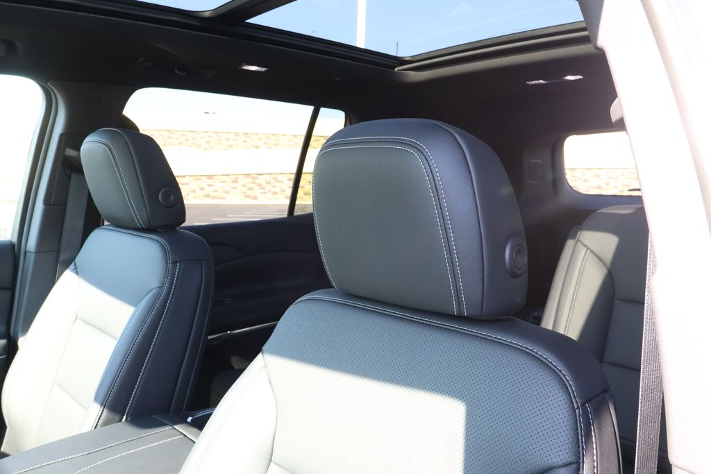 Thumbnail: 2026 Chevrolet Traverse - 15