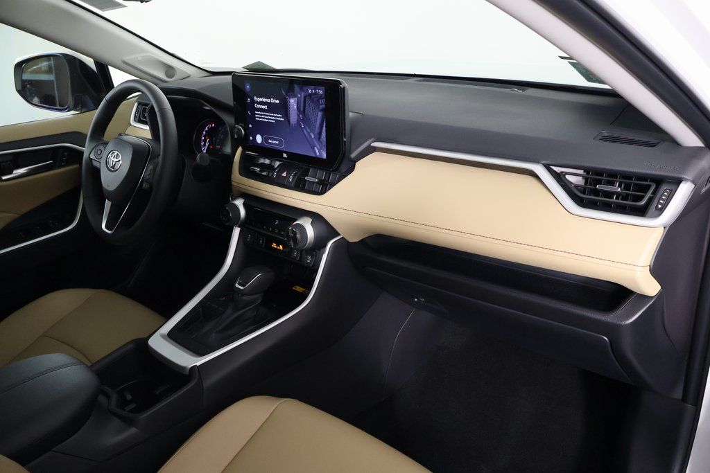 Thumbnail: 2025 Toyota RAV4 - 9