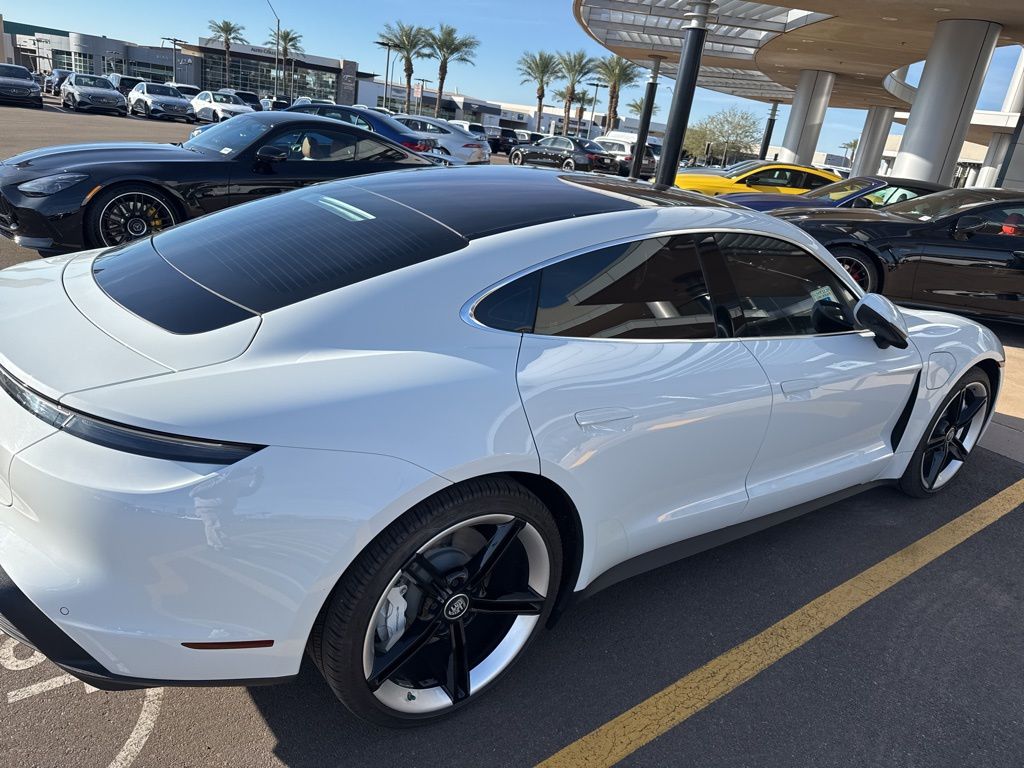 Thumbnail: 2022 Porsche Taycan - 6