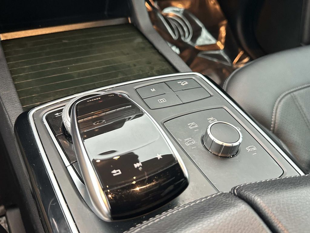 Thumbnail: 2018 Mercedes-Benz GLE - 21