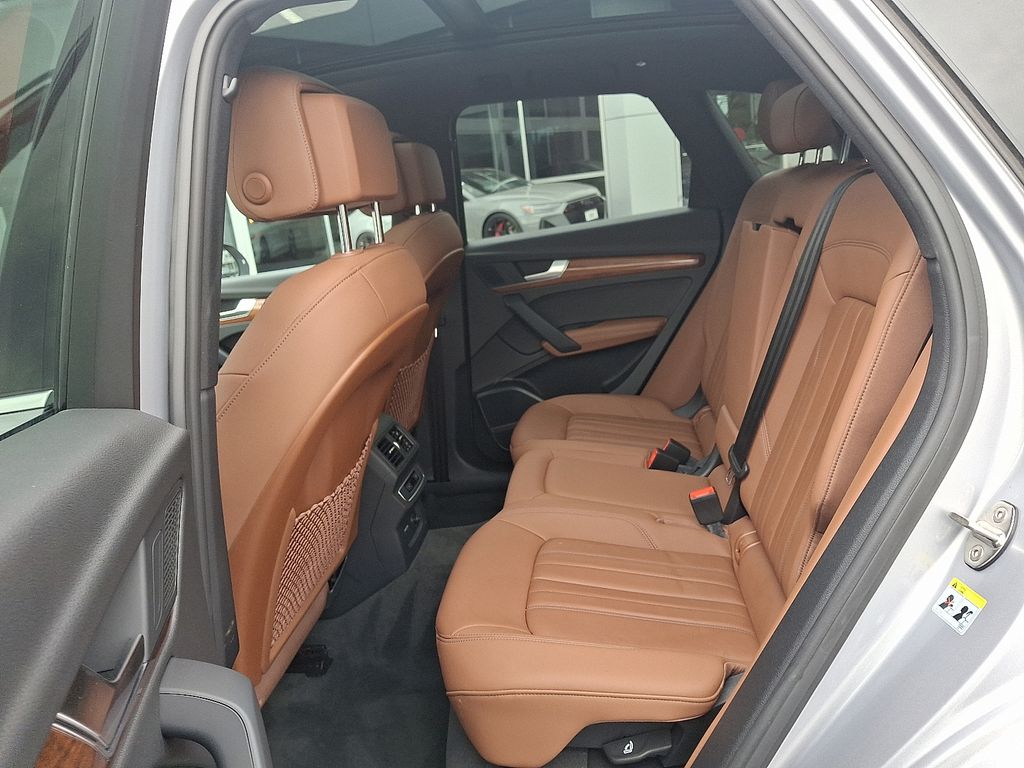 Thumbnail: 2022 Audi Q5 - 10