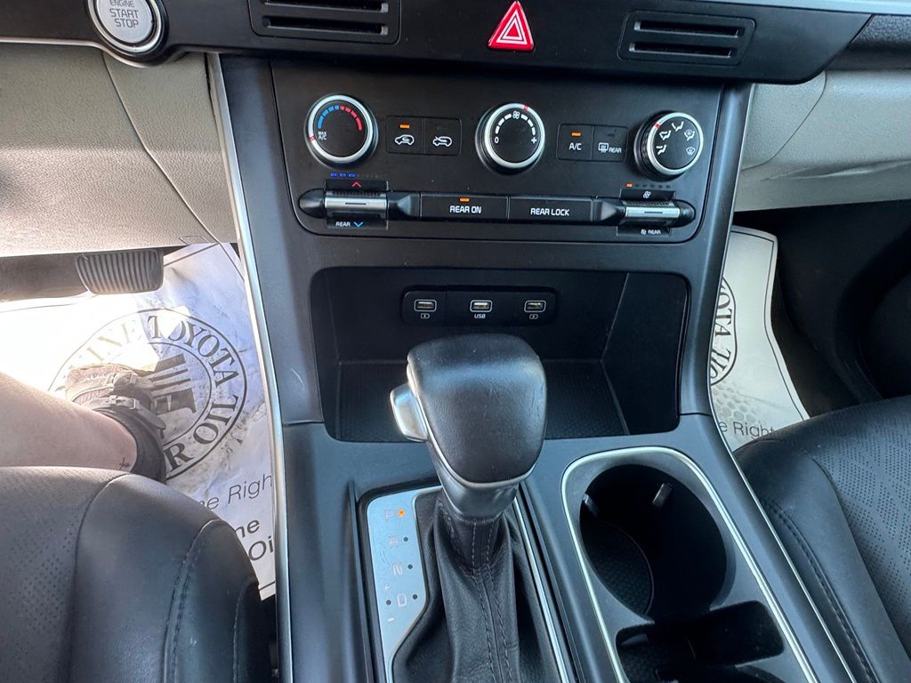 Used 2022 Kia Carnival Van