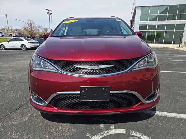 2017 Chrysler Pacifica  3