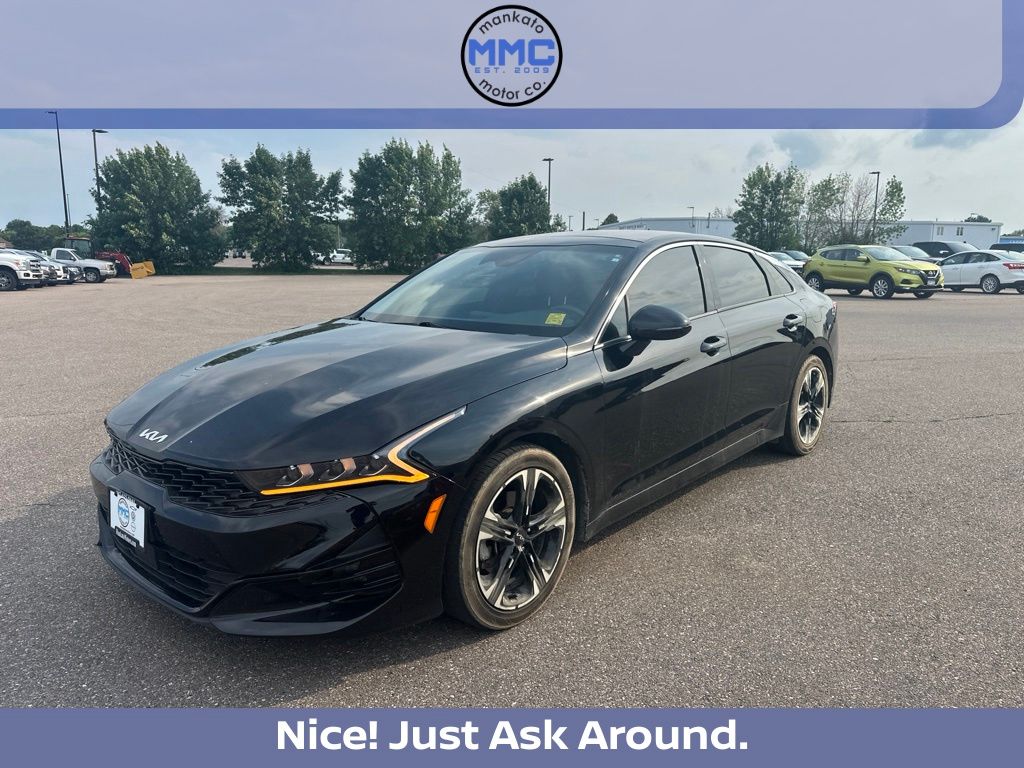 Ebony Black 2022 Kia K5 Sedan Front-Wheel Drive 8-Speed Automatic