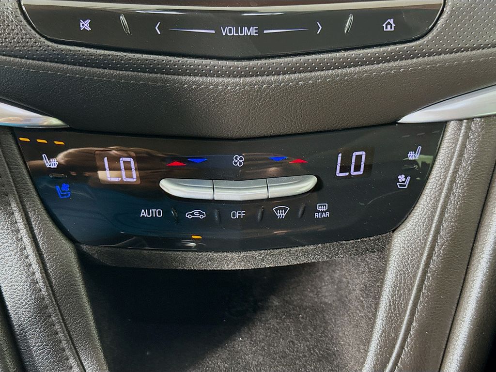 Thumbnail: 2017 Cadillac XT5 - 16