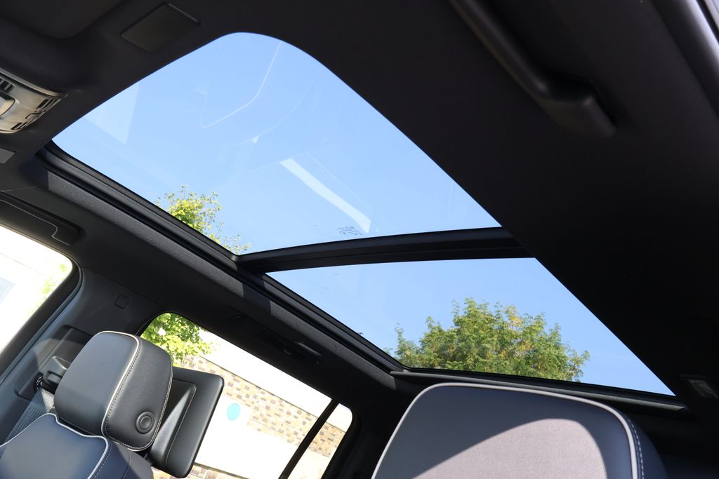 Thumbnail: 2025 Chevrolet Suburban - 17