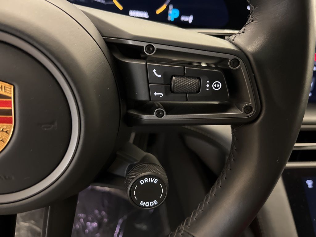 Thumbnail: 2021 Porsche Taycan - 16