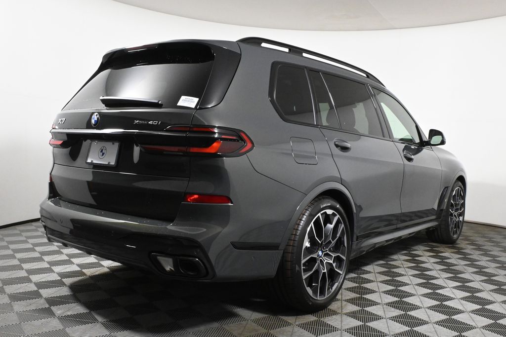 Thumbnail: 2026 BMW X7 - 7