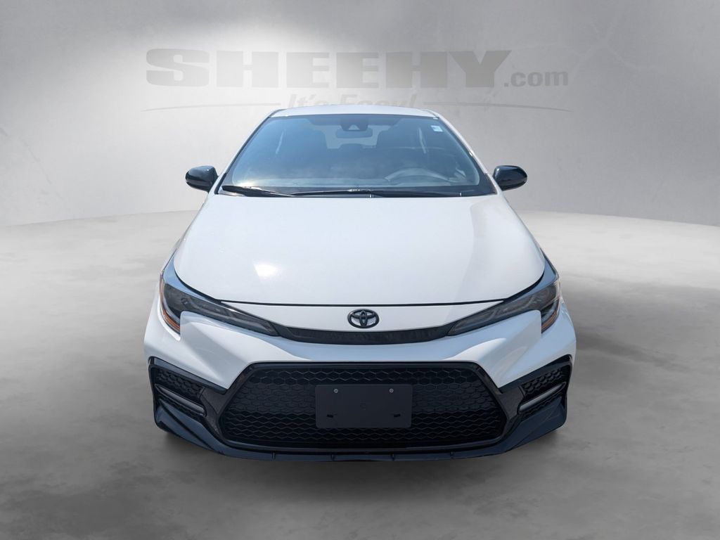Used 2022 White Toyota SE Nightshade image 17