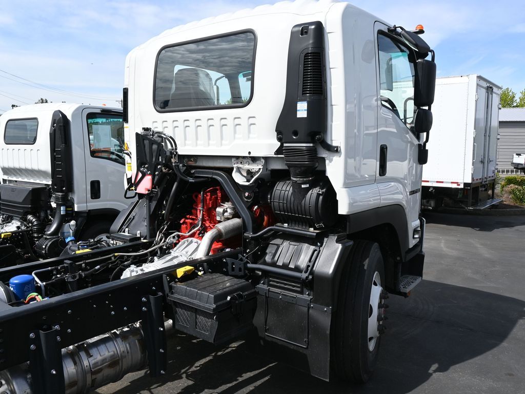 2025 Isuzu FTR 