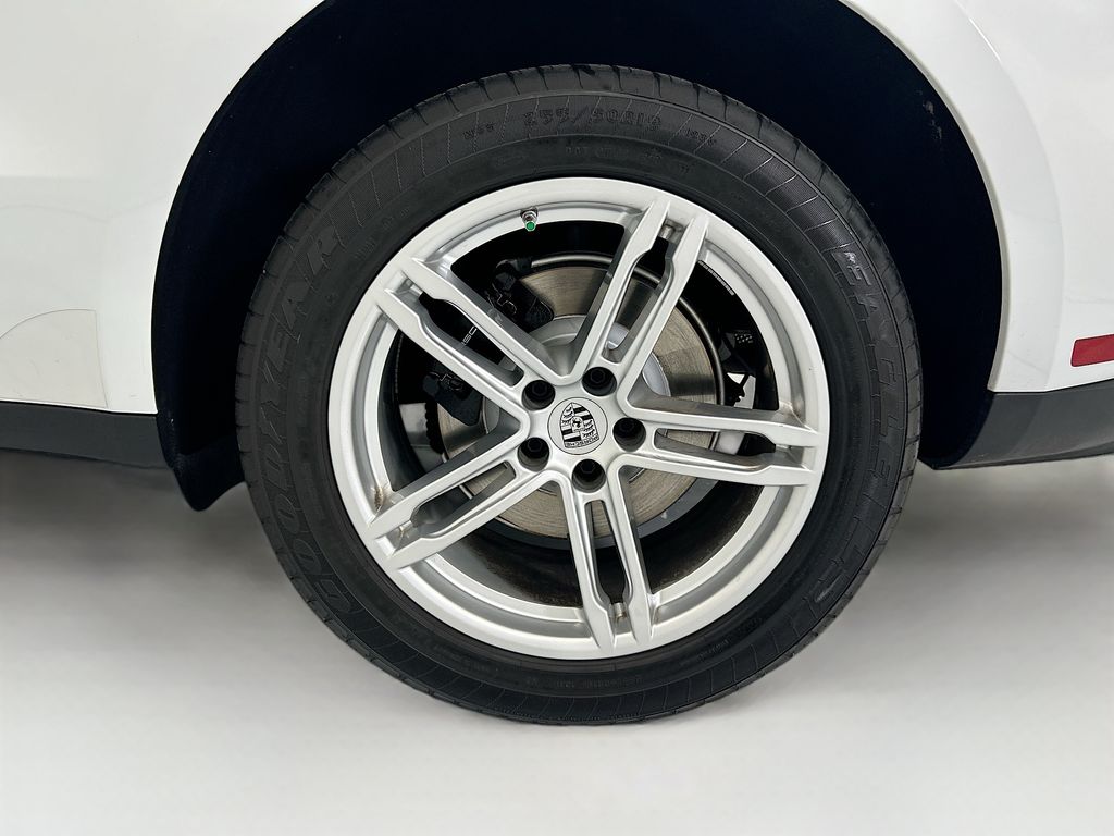 Thumbnail: 2023 Porsche Macan - 31