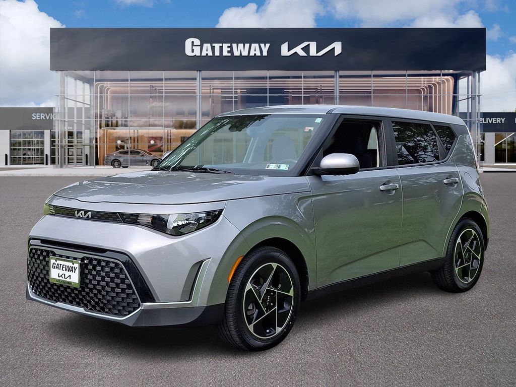 Steel Gray 2023 Kia Soul SUV / Crossover Front-Wheel Drive Continuously Variable Transmission