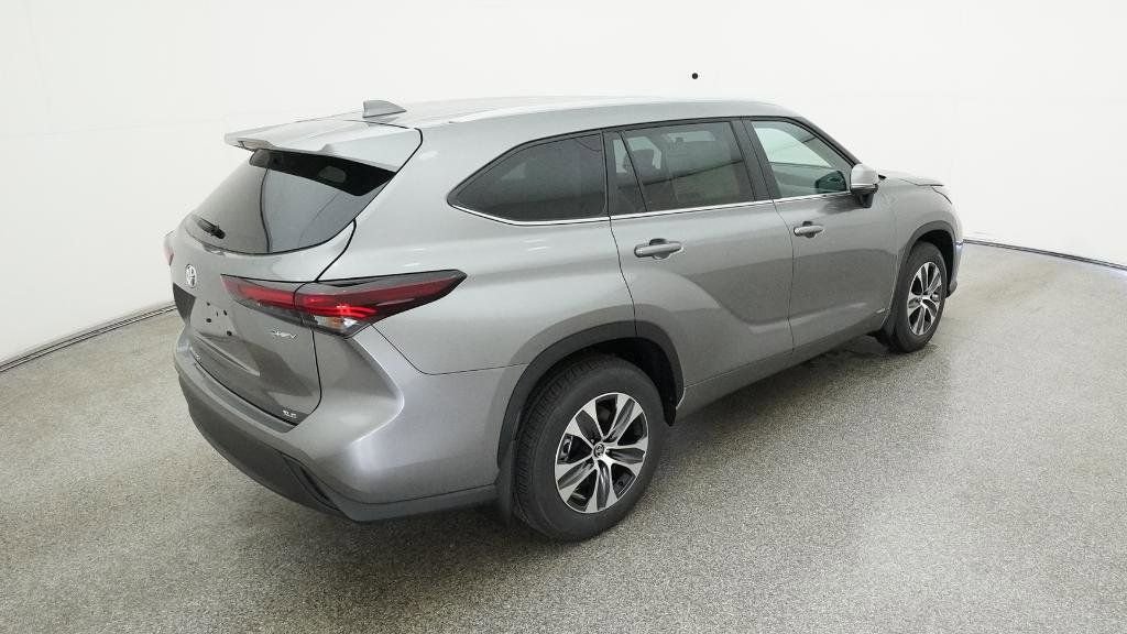 Thumbnail: 2026 Toyota Highlander - 27