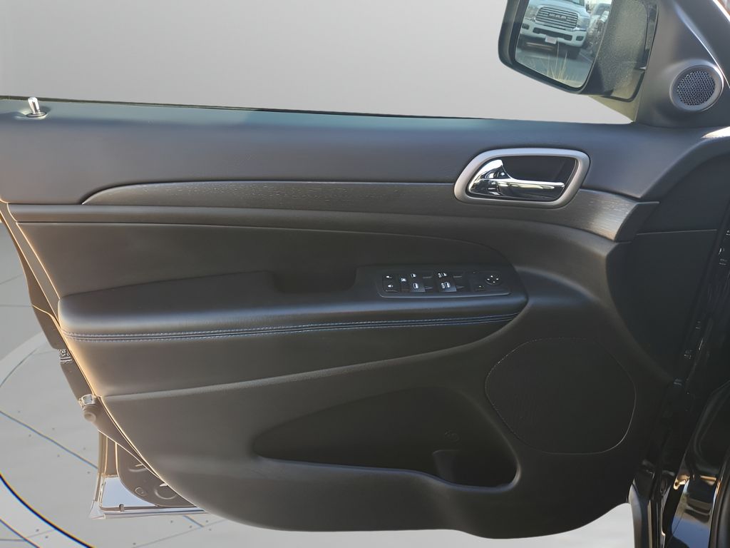 Used Car 2018 Jeep Grand Cherokee  Upland Edition For Sale Under $20,000 In Austin, Texas