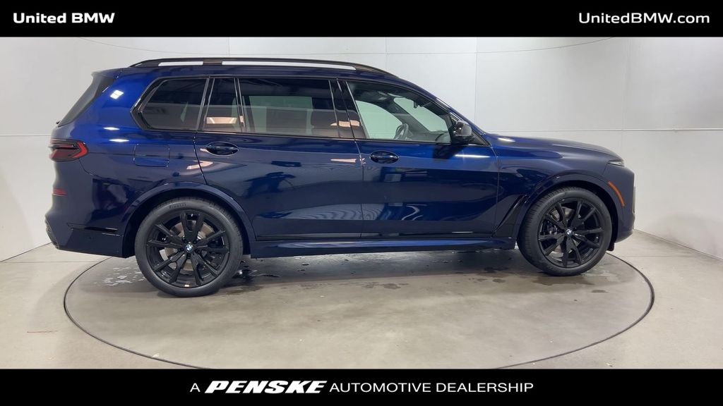 2026 BMW X7 M60i 9