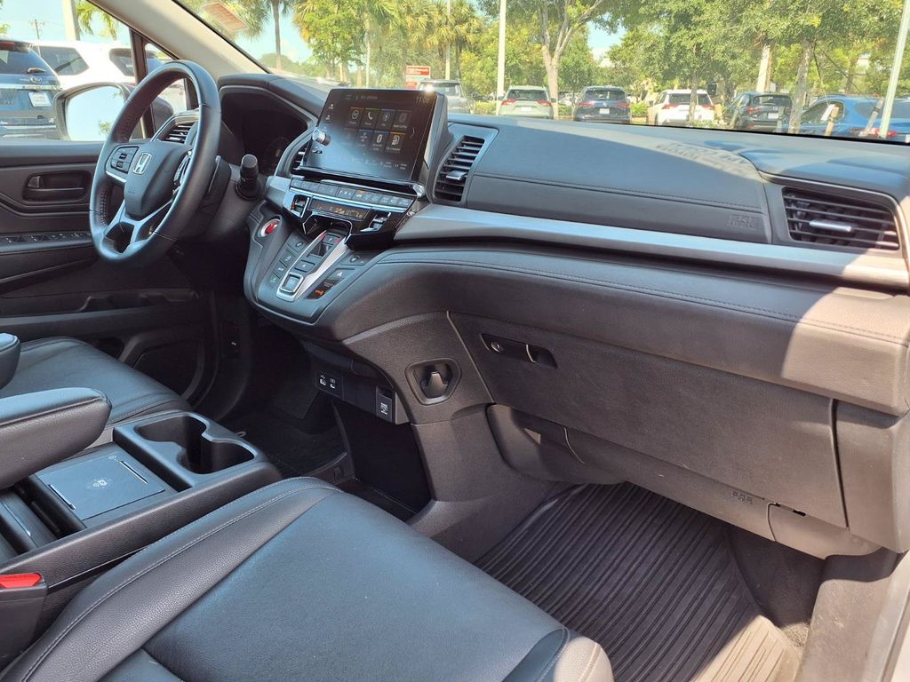 Used 2025 Honda Odyssey Van