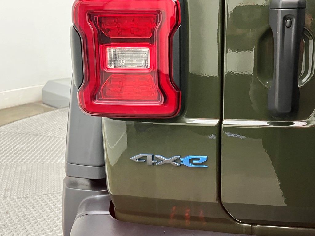 Thumbnail: 2022 Jeep Wrangler - 8