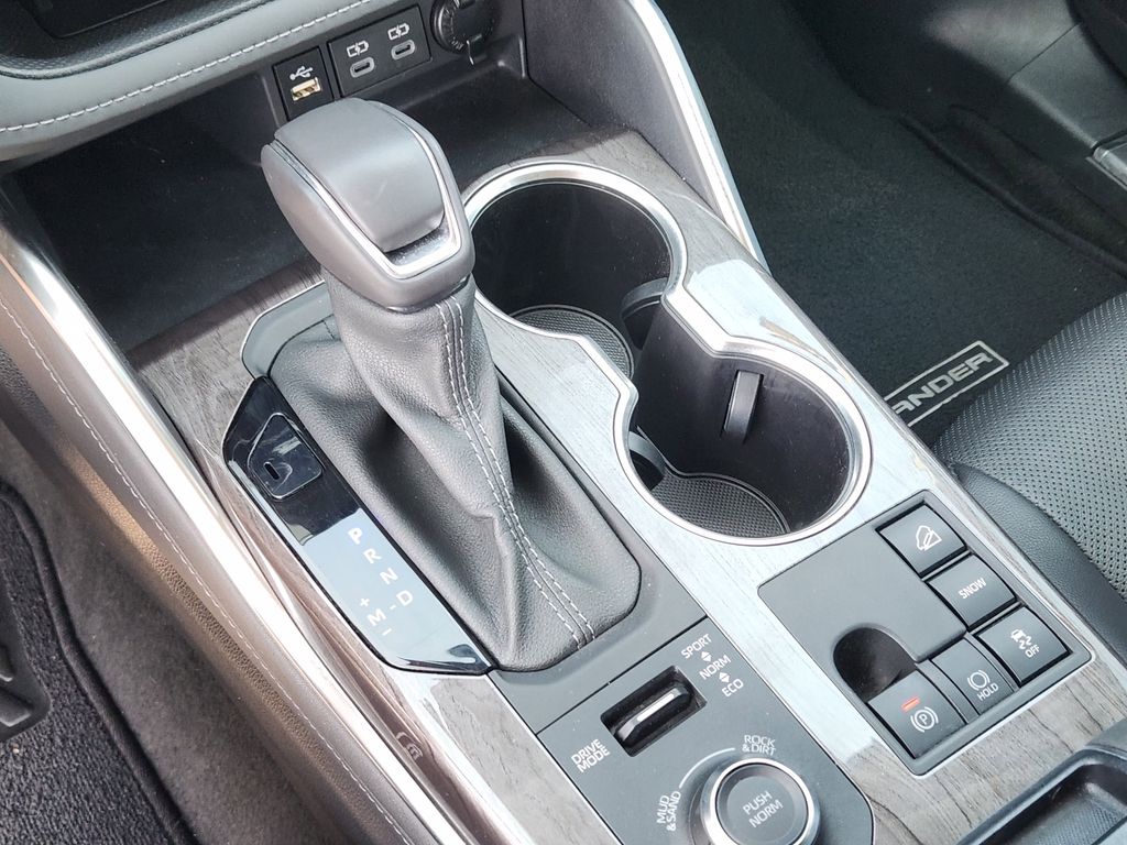 Used 2024 Toyota Highlander SUV