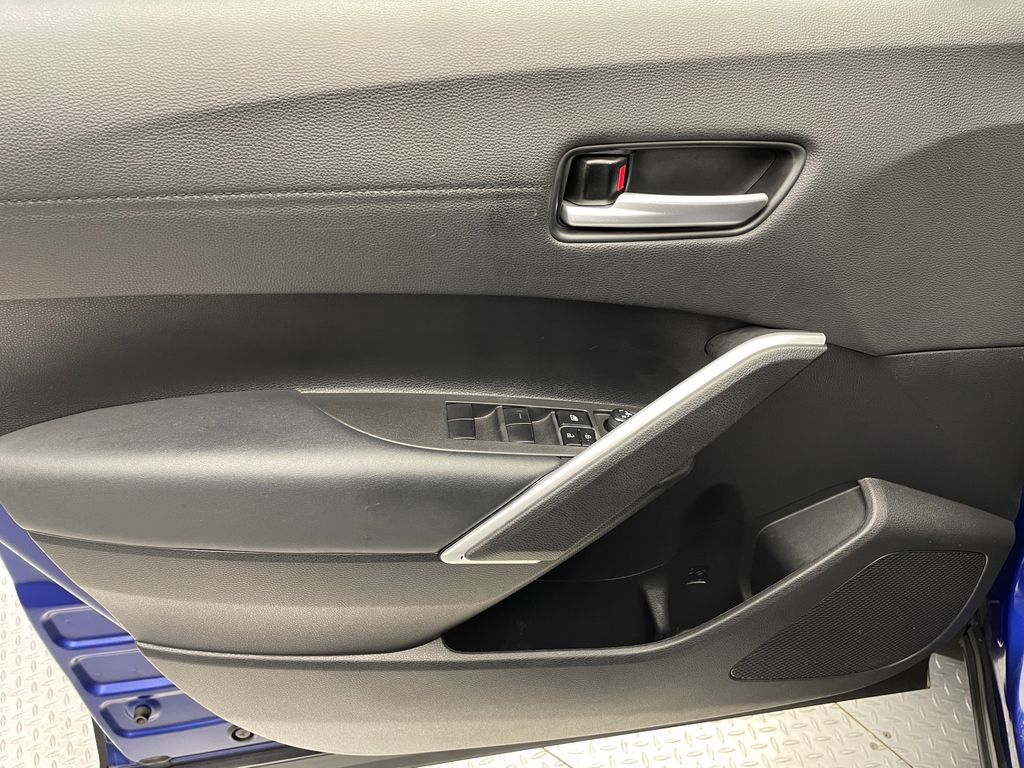 2022 Toyota Corolla Cross XLE 9