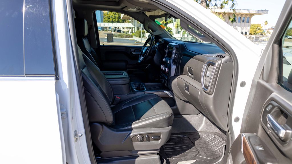 Used 2019 GMC Sierra 1500 SLT 4D Crew Cab