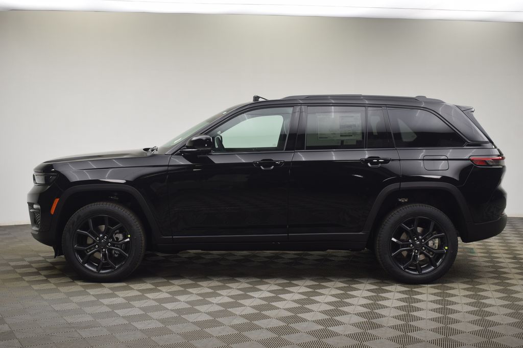new 2025 Jeep Grand Cherokee car, priced at $45,674