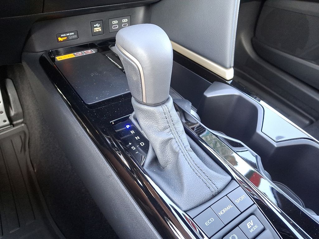Thumbnail: 2025 Toyota Camry - 16