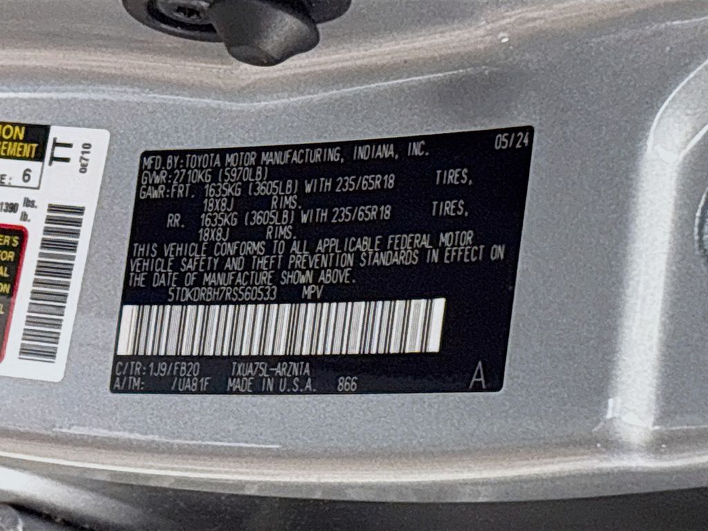 2024 Toyota Highlander LE