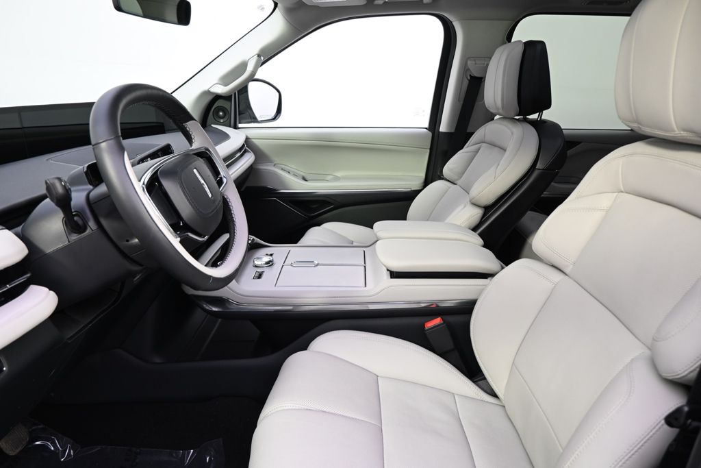 New 2026 White Lincoln Reserve image 13