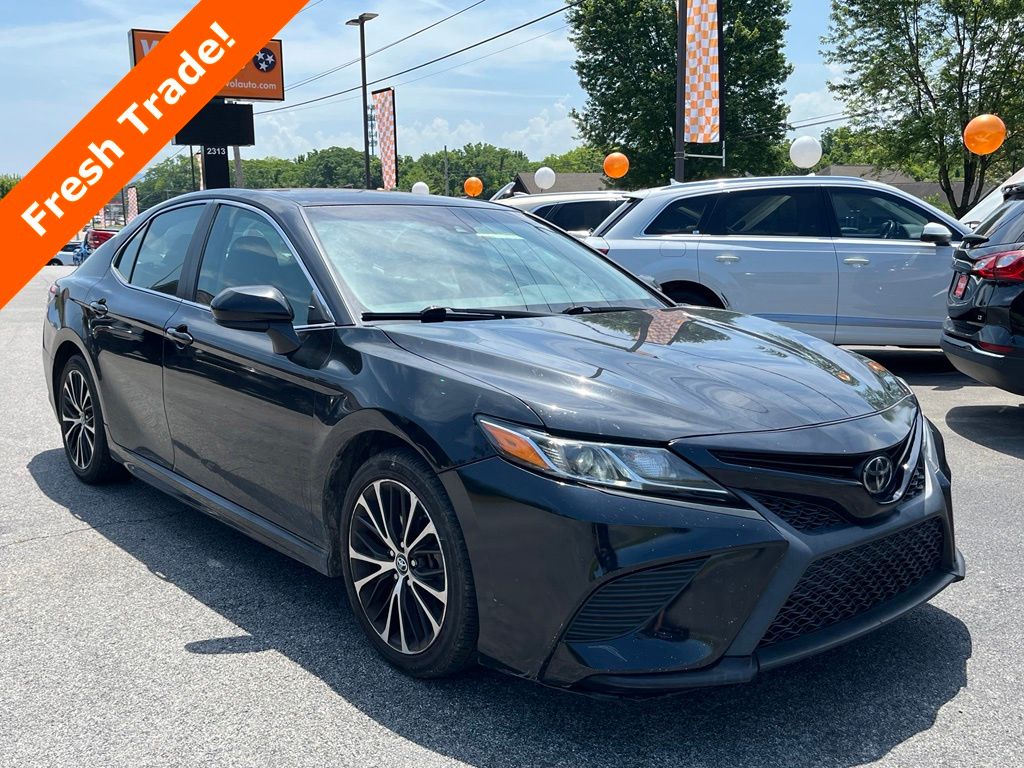 Midnight Black Metallic 2018 Toyota Camry Sedan Front-Wheel Drive 8-Speed Automatic