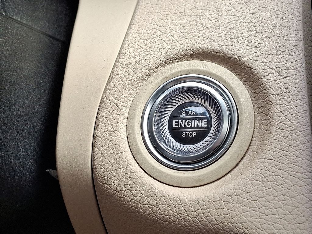 Thumbnail: 2021 Mercedes-Benz C-Class - 23