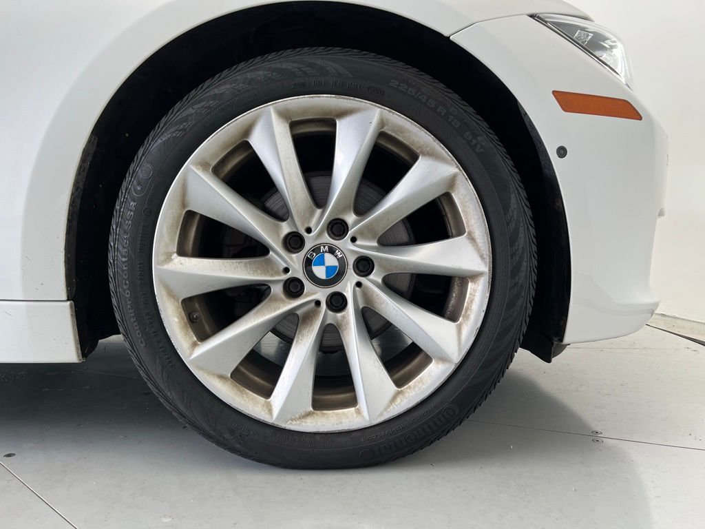 Thumbnail: 2013 BMW 3 Series - 22