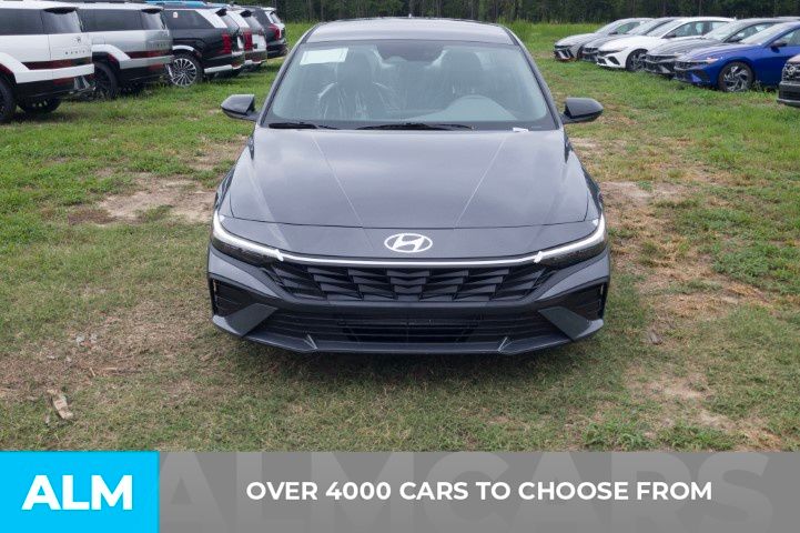 Used 2025 Gray Hyundai SEL Sport image 2