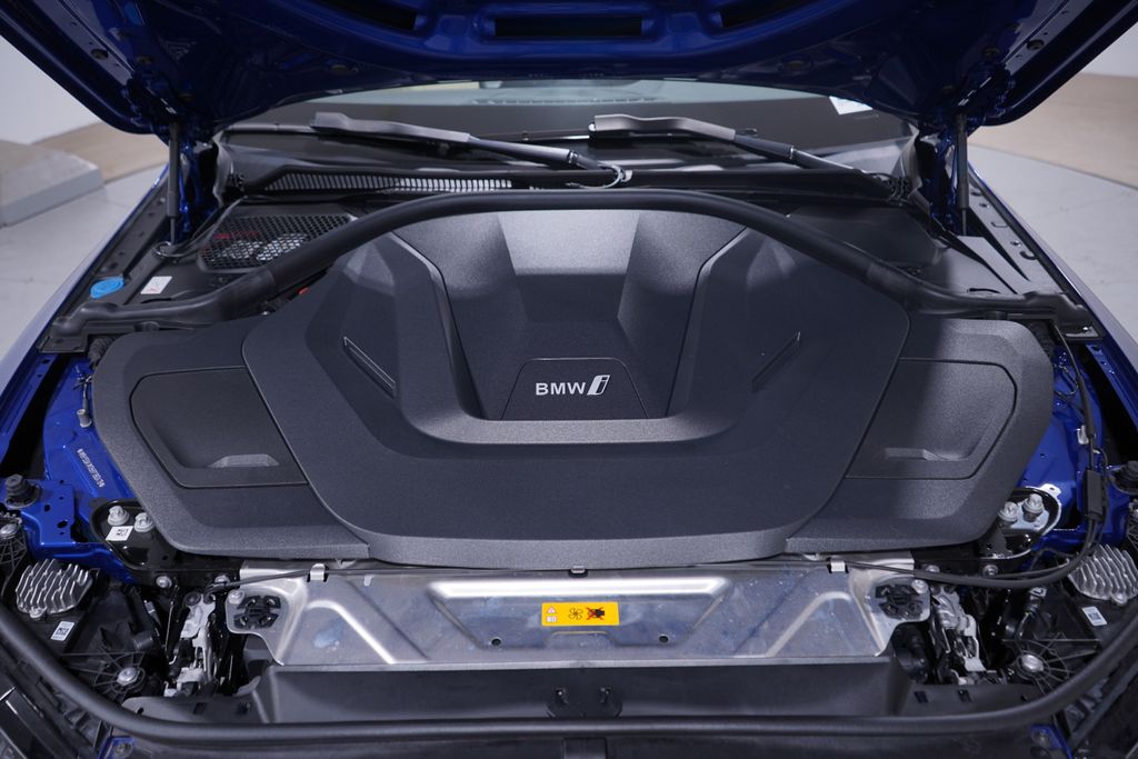 Thumbnail: 2024 BMW i4 - 24