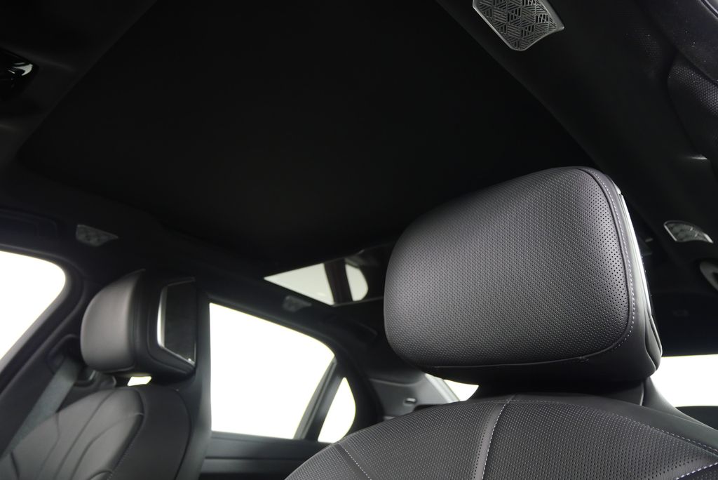 Thumbnail: 2026 BMW 7 Series - 12