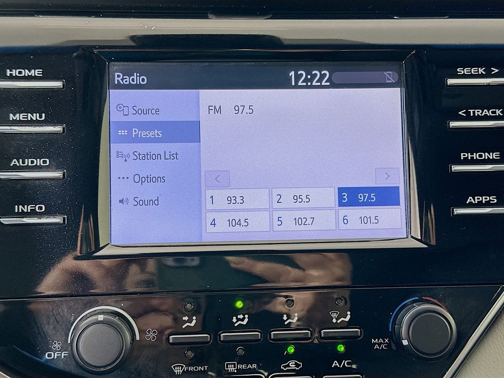 Thumbnail: 2018 Toyota Camry - 14