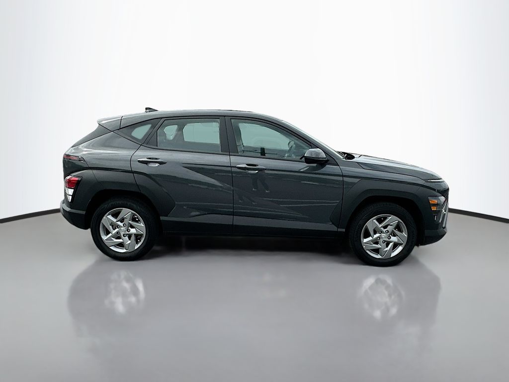 2025 Hyundai Kona SE 4