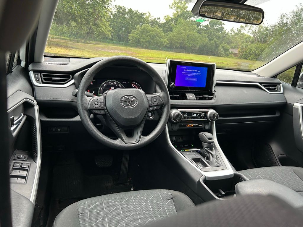 2024 Toyota RAV4 XLE 12