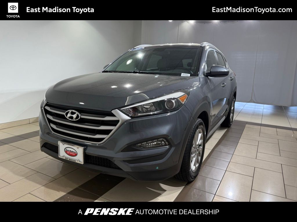 2017 Hyundai Tucson SE -
                  Madison, WI
